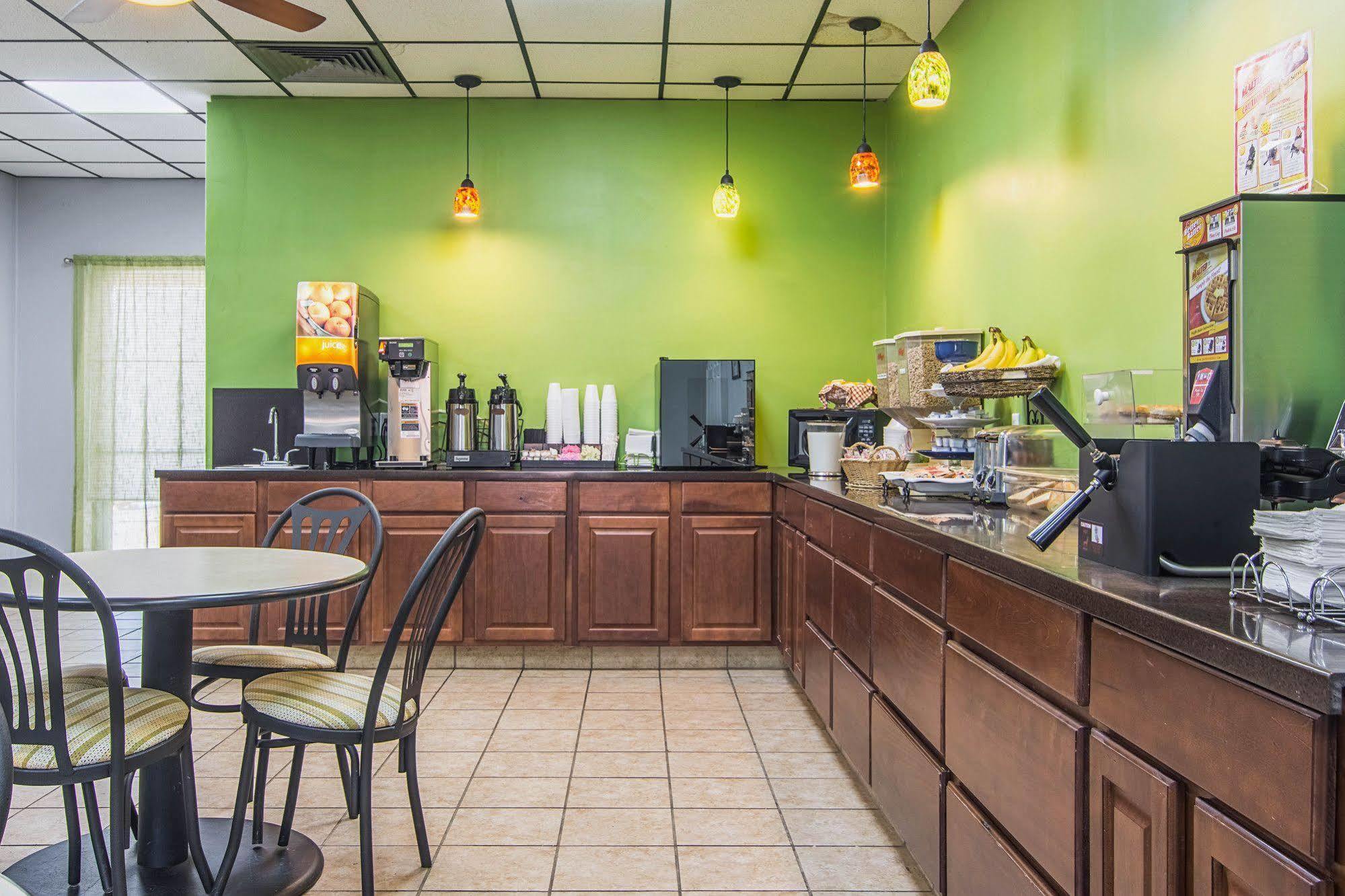 Econo Lodge Fort Payne Bagian luar foto