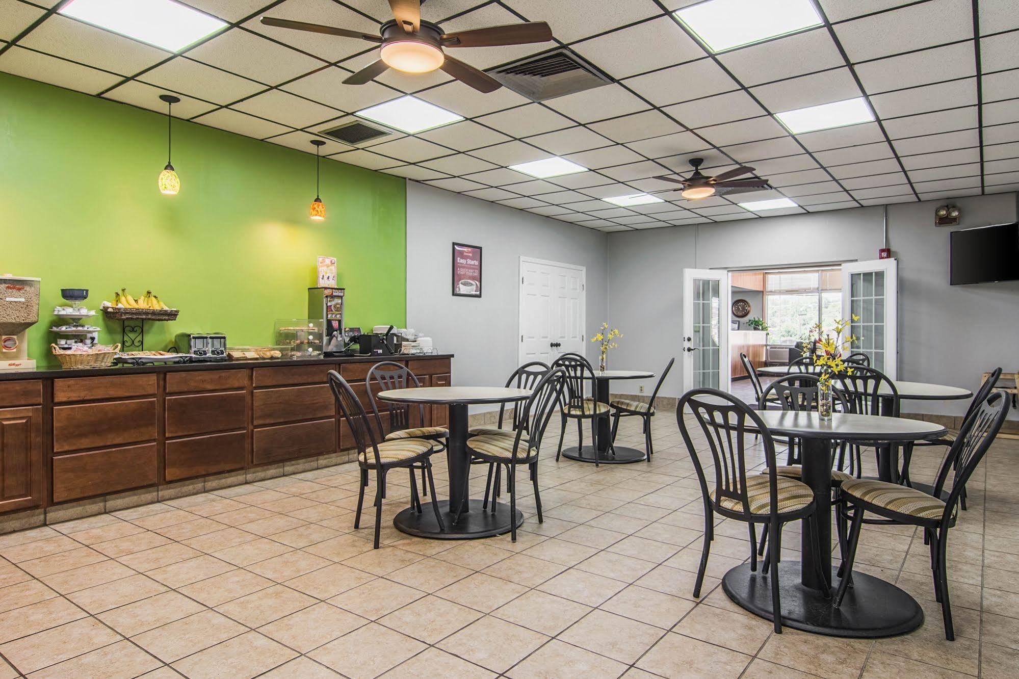 Econo Lodge Fort Payne Bagian luar foto